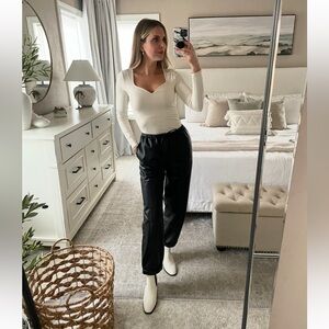 Express sweetheart neckline Body Contour Bodysuit